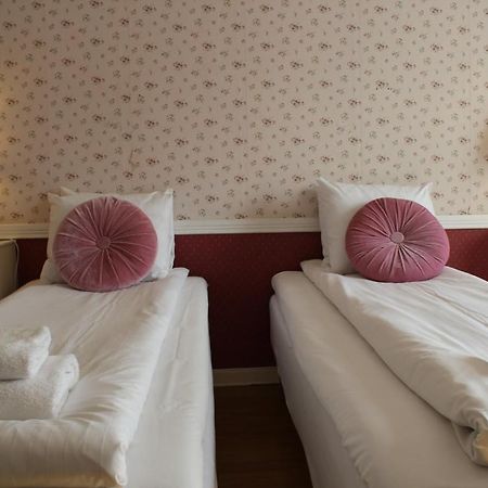 Hotel Pensionat Granparken Norrtälje Екстериор снимка