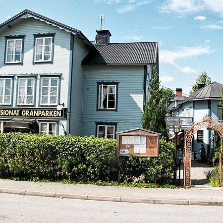 Hotel Pensionat Granparken Norrtälje Екстериор снимка