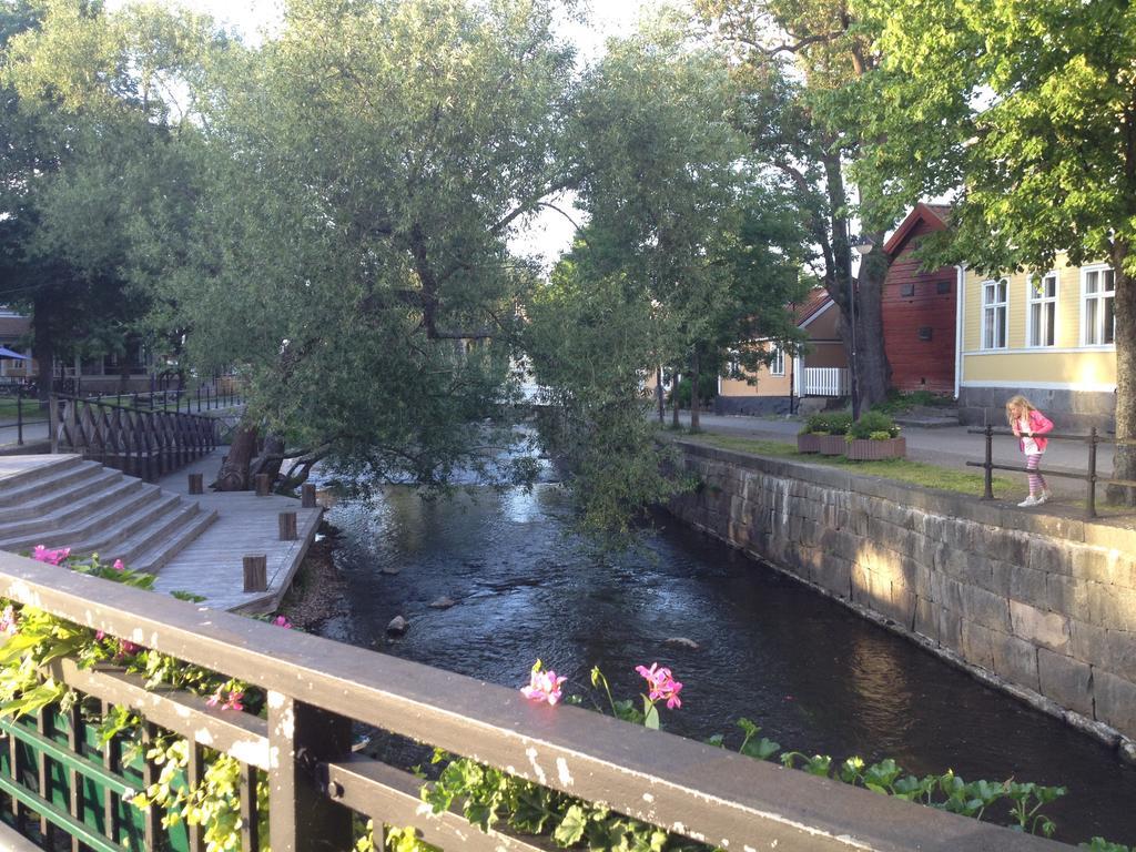 Hotel Pensionat Granparken Norrtälje Екстериор снимка